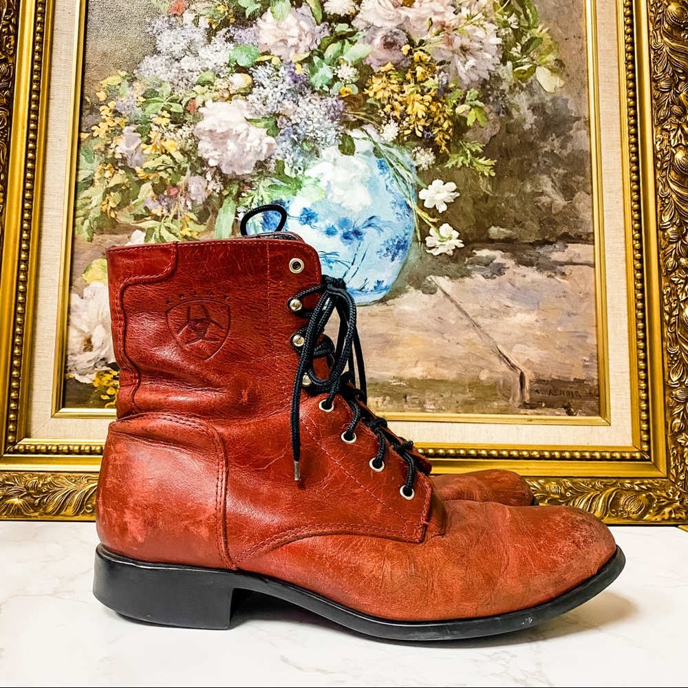 ARIAT women’s genuine leather vintage lacer boots